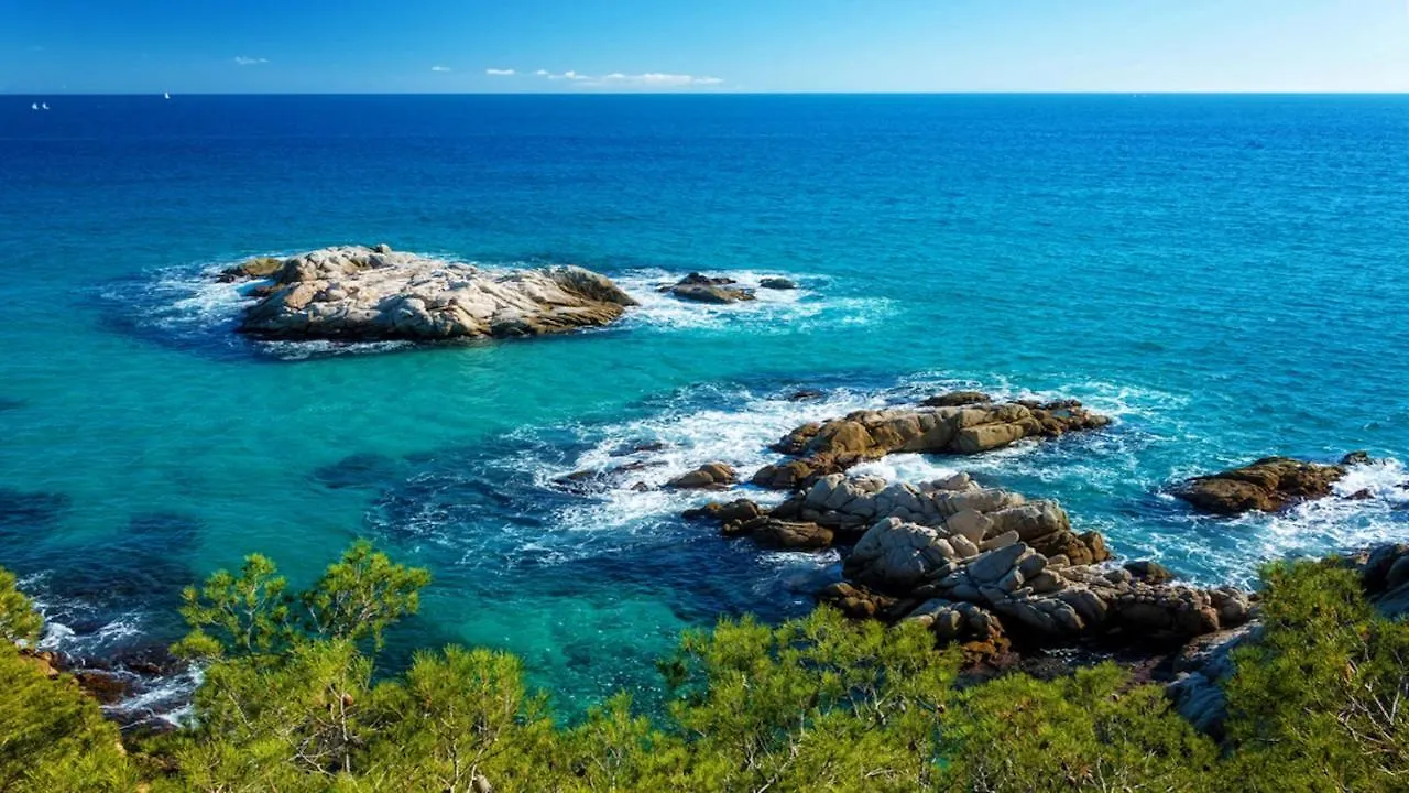 Catalunya Casas Costa Brava Villa With Private Pool & Spacious Garden サンタ・コロマ・デ・ファルネルス